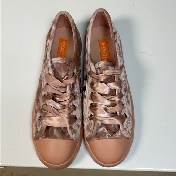 Rocket Dog Shoes - Pink Velvet in ribbon rocket dog sneakers